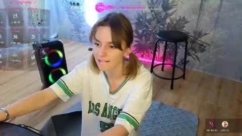 Snapshot of lovesdogs34 chatting on May 7, 2026, 10:20 am Kate OnFire online show from May 7, 2026, 10:20 am