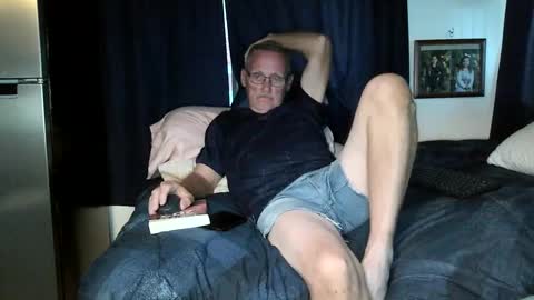 Snapshot of lovesex6565 chatting on September 28, 2025, 10:48 pm just here to have fun and cum online show from September 28, 2025, 10:48 pm