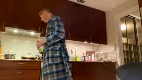 loveshine_ online show from December 3, 2024, 5:31 am