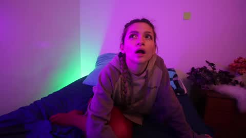 LovesKingdom online show from October 28, 2025, 4:38 am