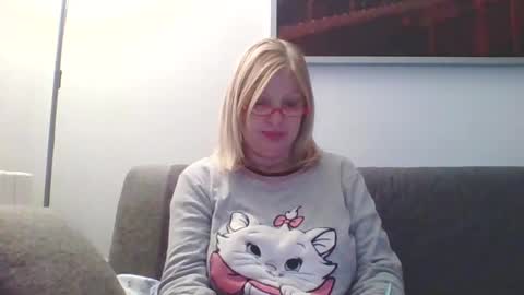 Snapshot of lovestar544963 chatting on January 6, 2025, 11:31 pm Marlyn online show from January 6, 2025, 11:31 pm