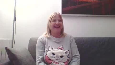 Snapshot of lovestar544963 chatting on January 22, 2025, 9:54 pm Marlyn online show from January 22, 2025, 9:54 pm