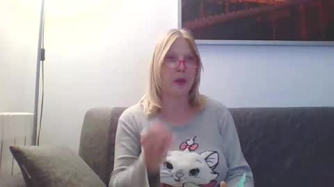 Snapshot of lovestar544963 chatting on January 24, 2025, 8:43 pm Marlyn online show from January 24, 2025, 8:43 pm