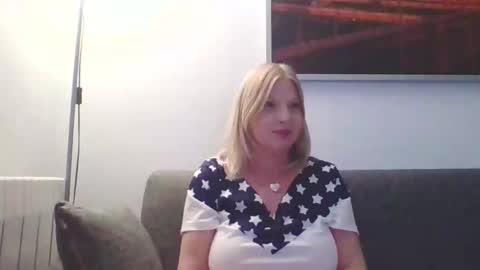 Snapshot of lovestar544963 chatting on January 28, 2025, 9:40 pm Marlyn online show from January 28, 2025, 9:40 pm