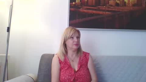 Snapshot of lovestar544963 chatting on September 26, 2025, 11:03 am Marlyn online show from September 26, 2025, 11:03 am