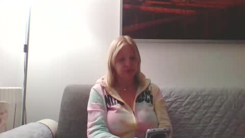 Marlyn online show from December 4, 2025, 4:59 pm