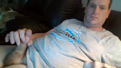 lovetocum37 online show from April 2, 2026, 3:26 am