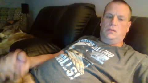 Snapshot of lovetocum37 chatting on April 28, 2026, 3:44 am lovetocum37 online show from April 28, 2026, 3:44 am