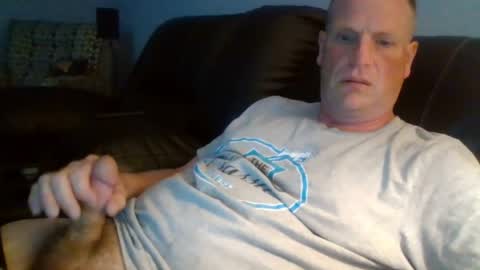 Snapshot of lovetocum37 chatting on May 19, 2026, 2:40 am lovetocum37 online show from May 19, 2026, 2:40 am