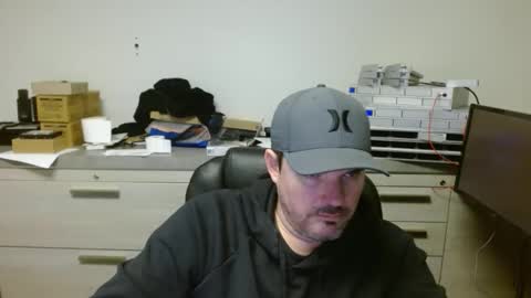 Snapshot of lovetofps chatting on December 4, 2025, 9:45 pm Love2Game online show from December 4, 2025, 9:45 pm