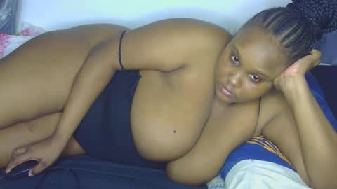 Snapshot of loveytiana chatting on April 17, 2026, 2:42 pm loveytiana online show from April 17, 2026, 2:42 pm