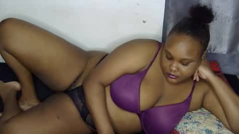 Snapshot of loveytiana chatting on May 19, 2026, 7:37 am loveytiana online show from May 19, 2026, 7:37 am