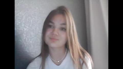 Snapshot of loviesimone chatting on September 18, 2025, 10:50 am loviesimone online show from September 18, 2025, 10:50 am