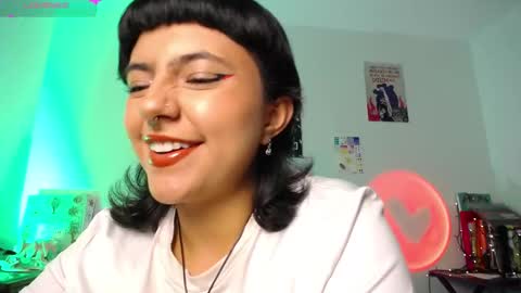 loving_alma online show from September 22, 2025, 3:08 am