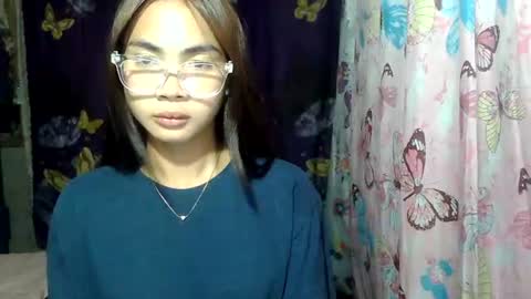 Snapshot of loving_rhean chatting on June 12, 2026, 12:15 pm loving_rhean online show from June 12, 2026, 12:15 pm