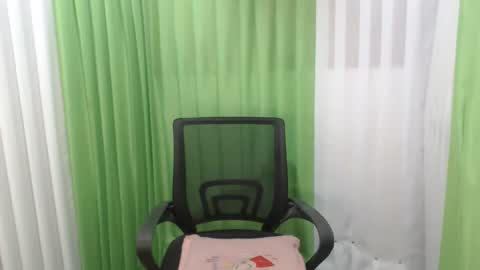 Snapshot of loving_scarlet19 chatting on February 28, 2026, 11:00 am Scarlet online show from February 28, 2026, 11:00 am