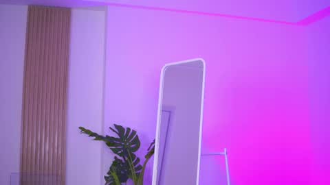 Nora online show from March 7, 2025, 4:24 am