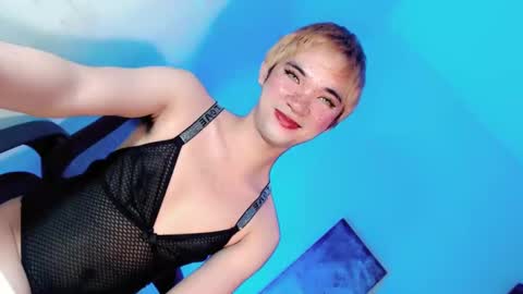 Lovingmonaru969 online show from December 15, 2024, 2:05 pm