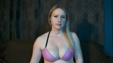 Snapshot of lovingsummer chatting on May 12, 2026, 2:08 am Summer online show from May 12, 2026, 2:08 am