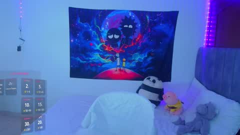 Mariana    online show from December 18, 2025, 9:32 pm