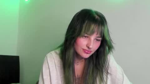 Jenn online show from March 25, 2026, 9:21 pm