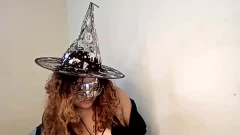 Snapshot of luana363 chatting on November 22, 2025, 5:56 pm luana363 online show from November 22, 2025, 5:56 pm