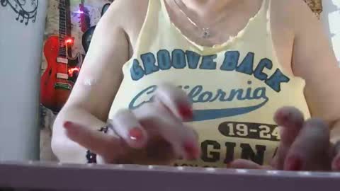 luanna837 online show from April 19, 2026, 2:00 am