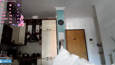 Snapshot of luara_ chatting on July 3, 2026, 6:53 am luara_ online show from July 3, 2026, 6:53 am