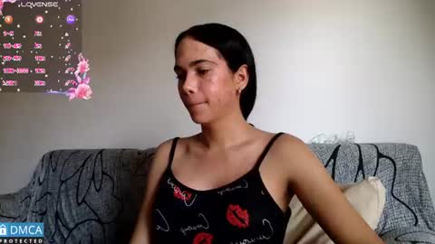 Snapshot of luara_ chatting on July 22, 2026, 12:30 pm luara_ online show from July 22, 2026, 12:30 pm
