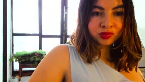 luara__01__lecat_1 online show from November 20, 2025, 5:34 pm