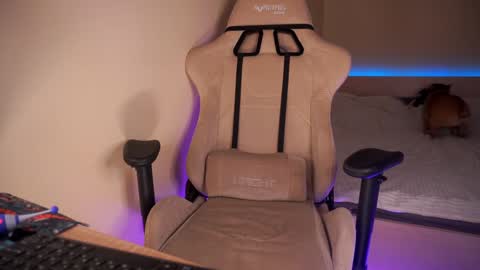 Snapshot of lubafox chatting on January 17, 2025, 12:20 am Luba online show from January 17, 2025, 12:20 am