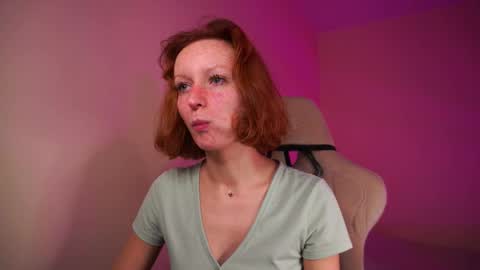 Snapshot of lubafox chatting on November 8, 2025, 7:01 pm Luba online show from November 8, 2025, 7:01 pm