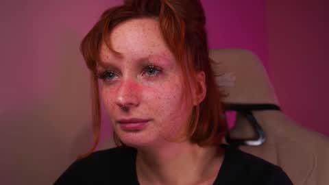 Snapshot of lubafox chatting on November 9, 2025, 7:01 pm Luba online show from November 9, 2025, 7:01 pm