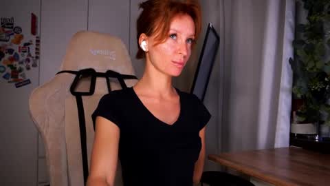 Snapshot of lubafox chatting on May 24, 2026, 7:30 pm Luba online show from May 24, 2026, 7:30 pm