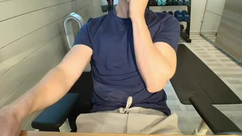 luca1010101010 online show from May 19, 2026, 2:12 pm