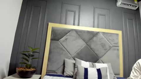 luca_morettii online show from November 6, 2025, 12:17 pm