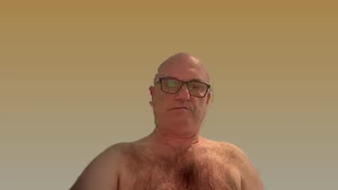 Snapshot of lucas10004 chatting on December 19, 2024, 12:02 am lucas10004 online show from December 19, 2024, 12:02 am