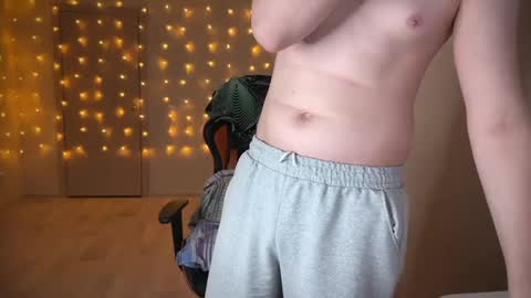 Snapshot of lucas_dany chatting on January 10, 2025, 8:37 pm Lucas Gill online show from January 10, 2025, 8:37 pm