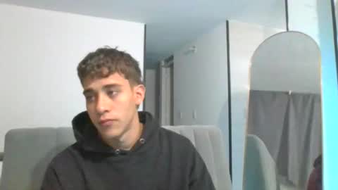 Snapshot of lucas_hernandez1 chatting on May 5, 2026, 2:08 am Lucas online show from May 5, 2026, 2:08 am