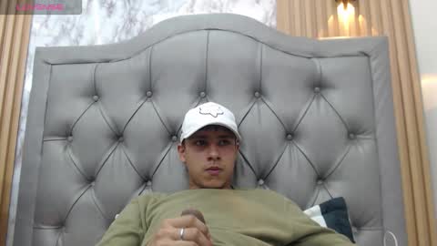  LUCAS RIVAS  online show from February 12, 2026, 11:22 pm