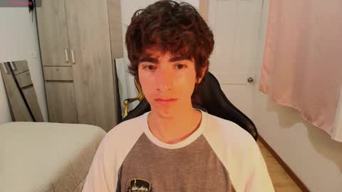 lucas_xo online show from September 15, 2025, 2:44 am