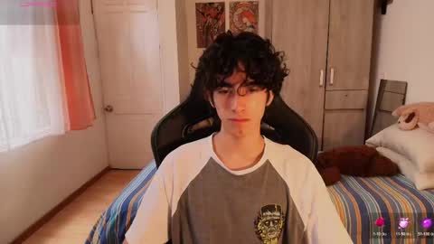 lucas_xo online show from April 13, 2026, 6:46 pm