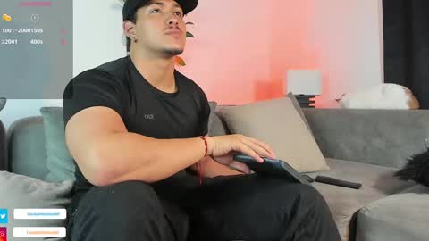 Snapshot of lucasanto_ chatting on February 12, 2025, 4:12 am LUCA SANTOS online show from February 12, 2025, 4:12 am