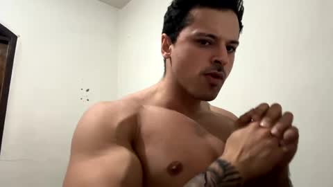 Snapshot of lucasfit24 chatting on January 17, 2025, 7:38 pm lucasfit24 online show from January 17, 2025, 7:38 pm