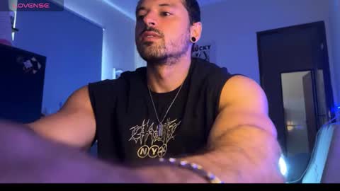 lucasfit24 online show from February 26, 2026, 2:38 pm