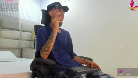 Snapshot of lucasjhonson_ chatting on June 5, 2026, 5:25 am Lucas online show from June 5, 2026, 5:25 am