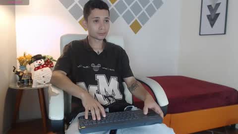Snapshot of lucasssmith11 chatting on February 21, 2026, 3:02 pm LucassSmith11 online show from February 21, 2026, 3:02 pm