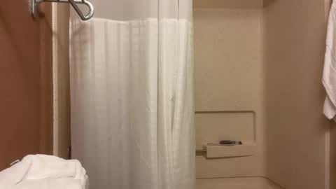 Snapshot of lucca250 chatting on October 6, 2025, 8:06 pm luccathegoat online show from October 6, 2025, 8:06 pm