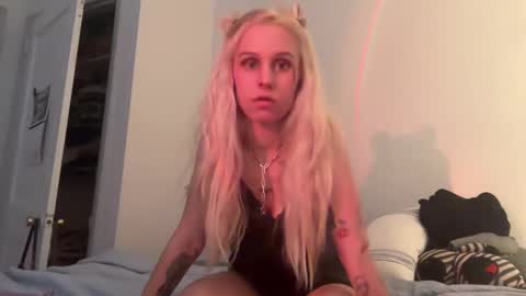 Snapshot of lucca250 chatting on November 1, 2025, 6:48 am luccathegoat online show from November 1, 2025, 6:48 am