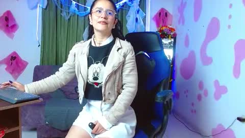 lucessita online show from October 19, 2025, 2:12 am